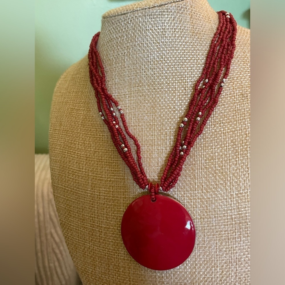 Red bead statement necklace - Picture 4 of 6